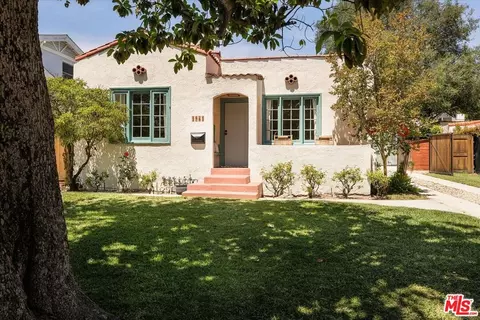 1961 Queensberry Rd, Pasadena, CA 91104 photo 2