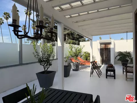 924 5th St #10, Santa Monica, CA 90403