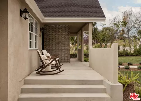 Exterior - 1108 E Palm St, Altadena, CA 91001 photo 2 of 7