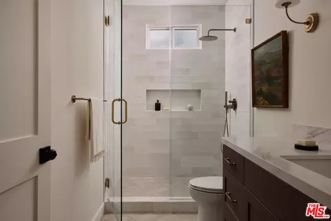 Bath - 1108 E Palm St, Altadena, CA 91001 photo 3 of 4