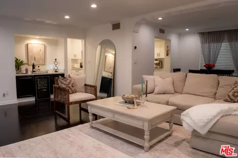 5257 Coldwater Canyon Ave #B, Sherman Oaks, CA 91401