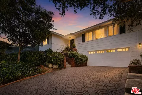 288 Tavistock Ave, Los Angeles, CA 90049