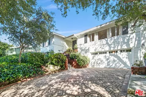 288 Tavistock Ave, Los Angeles, CA 90049