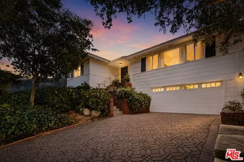288 Tavistock Ave, Los Angeles, CA 90049