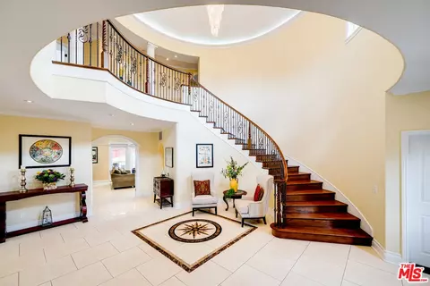 5966 Abernathy Dr, Los Angeles, CA 90045