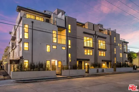 11655 Missouri Ave, Los Angeles, CA 90025