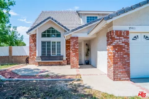 37411 Sheffield Dr, Palmdale, CA 93550