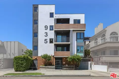 935 N Hudson Ave #401, Los Angeles, CA 90038
