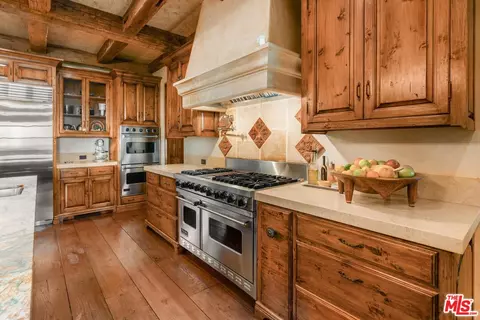 Kitchen - 1915 Monte Alegre Dr, Carpinteria, CA 93013 photo 3 of 3