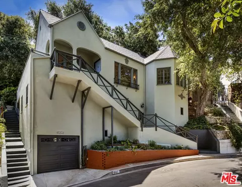 1012 Marion Dr, Glendale, CA 91205