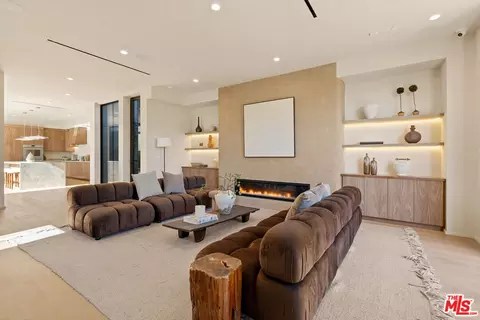 923 Milwood Ave, Venice, CA 90291