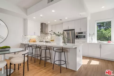 3306 Aria Ln, Los Angeles, CA 90034