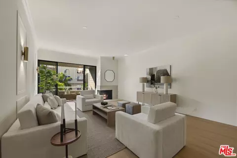 11808 Dorothy St #206, Los Angeles, CA 90049
