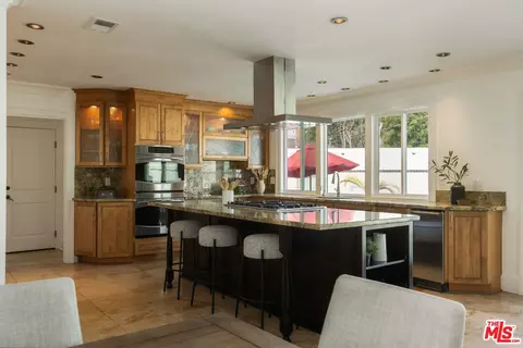 Kitchen - 802 Lees Ave, Long Beach, CA 90815 photo 2 of 10
