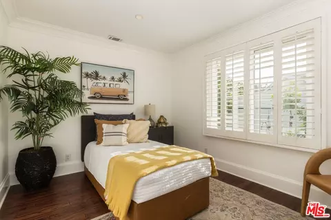 Bedroom - 802 Lees Ave, Long Beach, CA 90815 photo 10 of 11