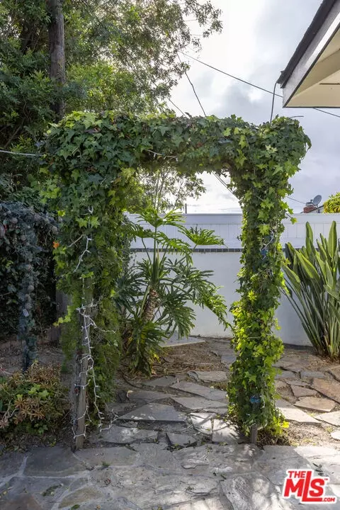 Exterior - 802 Lees Ave, Long Beach, CA 90815 photo 8 of 8