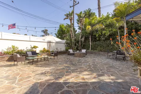 Exterior - 802 Lees Ave, Long Beach, CA 90815 photo 6 of 8