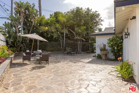 Exterior - 802 Lees Ave, Long Beach, CA 90815 photo 4 of 8