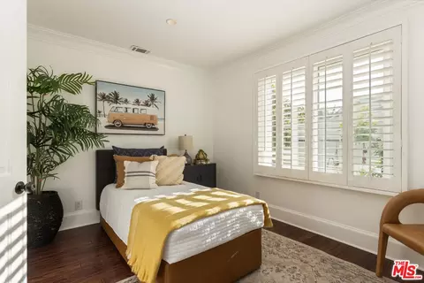 Bedroom - 802 Lees Ave, Long Beach, CA 90815 photo 9 of 11