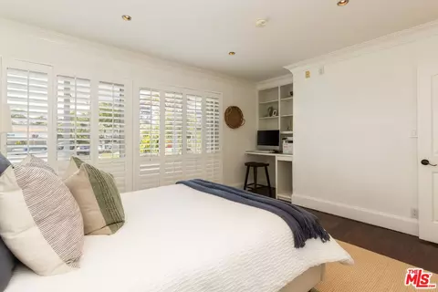 Bedroom - 802 Lees Ave, Long Beach, CA 90815 photo 7 of 11