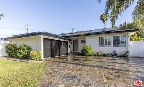 802 Lees Ave, Long Beach, CA 90815