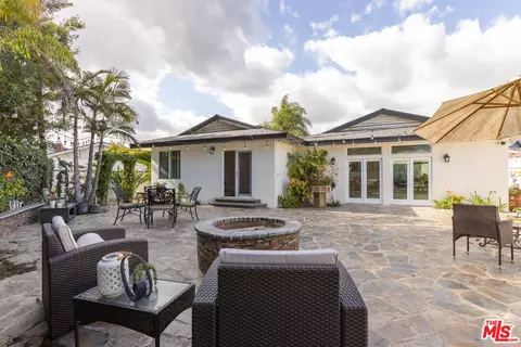 Exterior - 802 Lees Ave, Long Beach, CA 90815 photo 5 of 8