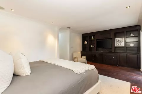 Bedroom - 802 Lees Ave, Long Beach, CA 90815 photo 4 of 11