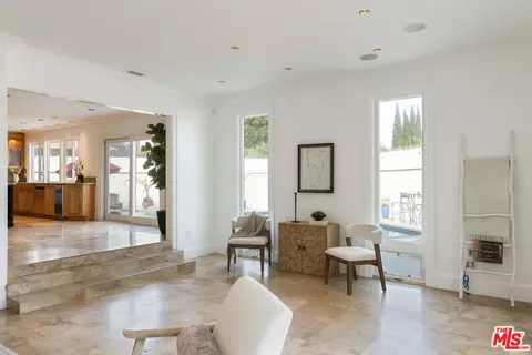Living - 802 Lees Ave, Long Beach, CA 90815 photo 3 of 4