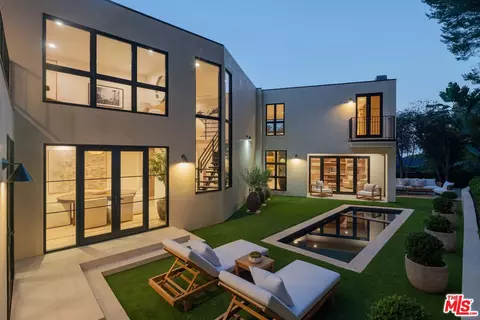 1417 Bluebird Ave, West Hollywood, CA 90069