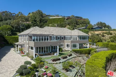 1722 San Remo Dr, Pacific Palisades, CA 90272