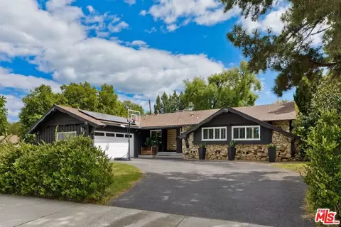 23916 Califa St, Woodland Hills, CA 91367