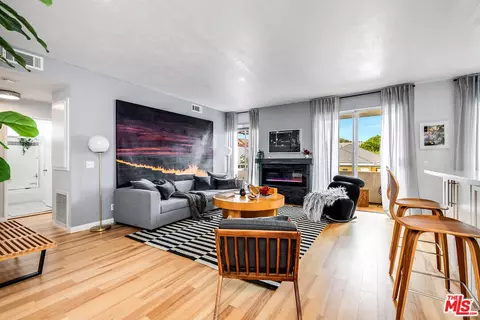 1310 N Detroit St #206, Los Angeles, CA 90046