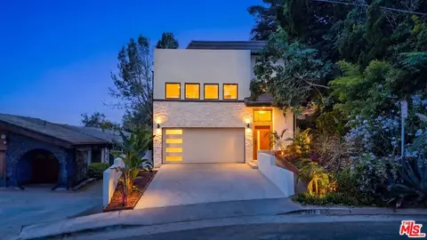 2474 Silver Ridge Ave, Los Angeles, CA 90039
