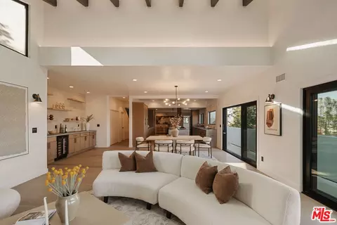 2474 Silver Ridge Ave, Los Angeles, CA 90039