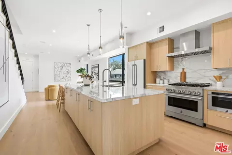4095 Sawtelle Blvd #D, Los Angeles, CA 90066