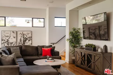 Living - 2416 Penmar Ave, Venice, CA 90291 photo 2 of 2