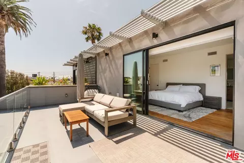 2416 Penmar Ave, Venice, CA 90291