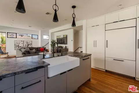 Kitchen - 2416 Penmar Ave, Venice, CA 90291 photo 2 of 3