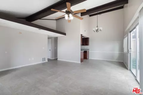 1423 W 7th St, Upland, CA 91786