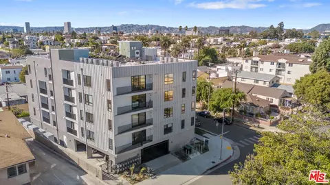 4506 Dockweiler St #301, Los Angeles, CA 90019