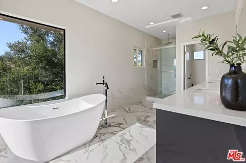 Bath - 53 Saddlebow Rd, Bell Canyon, CA 91307 photo 2 of 7