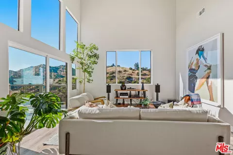 Living - 53 Saddlebow Rd, Bell Canyon, CA 91307 photo 4 of 9