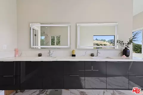 Bath - 53 Saddlebow Rd, Bell Canyon, CA 91307 photo 4 of 7