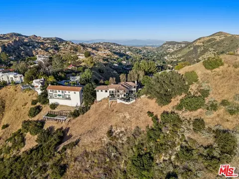 View/Area - 53 Saddlebow Rd, Bell Canyon, CA 91307 photo 3 of 3