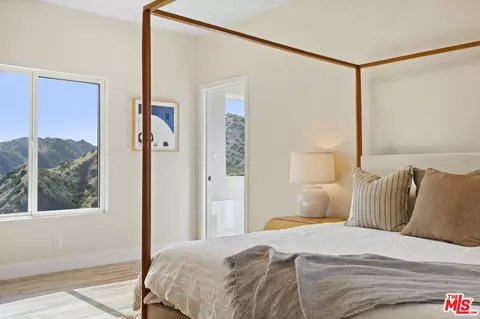 Bedroom - 53 Saddlebow Rd, Bell Canyon, CA 91307 photo 2 of 11