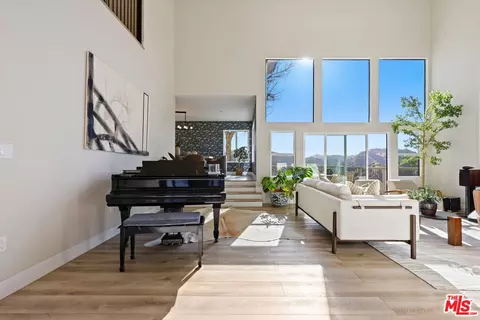 Living - 53 Saddlebow Rd, Bell Canyon, CA 91307 photo 1 of 9