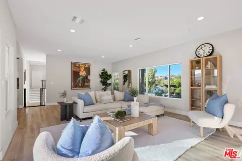 Living - 53 Saddlebow Rd, Bell Canyon, CA 91307 photo 7 of 9