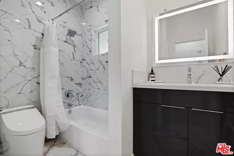 Bath - 53 Saddlebow Rd, Bell Canyon, CA 91307 photo 6 of 7