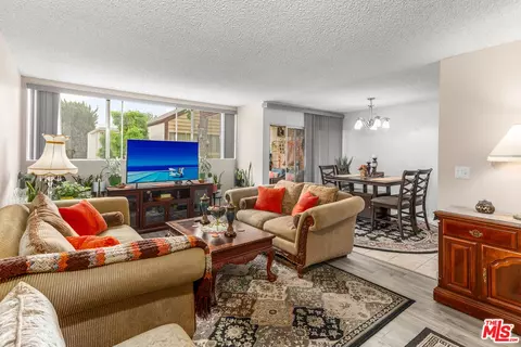 5950 Canterbury Dr #C209, Culver City, CA 90230