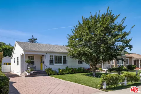 8017 Chase Ave, Los Angeles, CA 90045